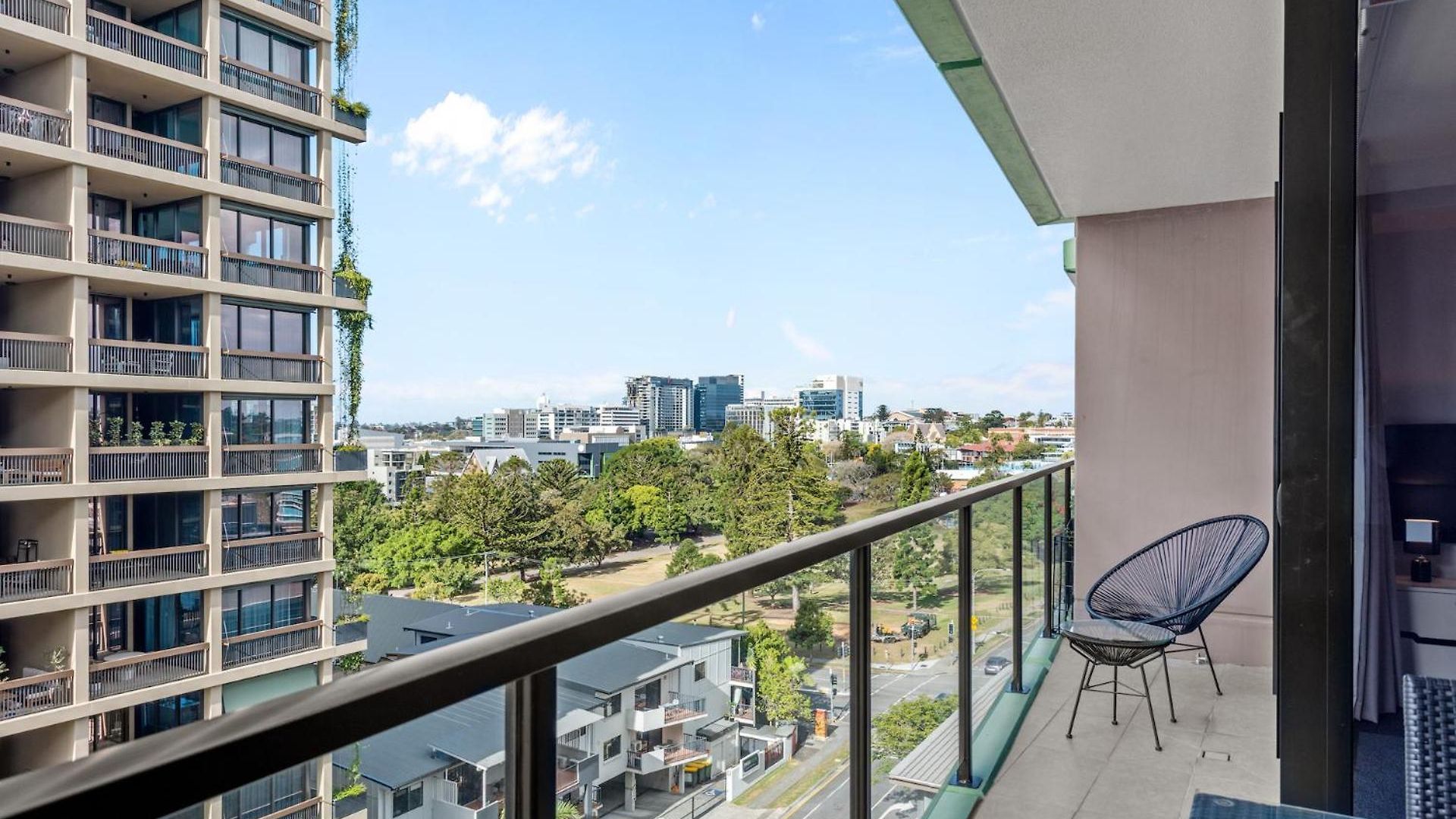 South Bank Living! ~ 1bed, 1bath, 1car, Balcony * Brisbane