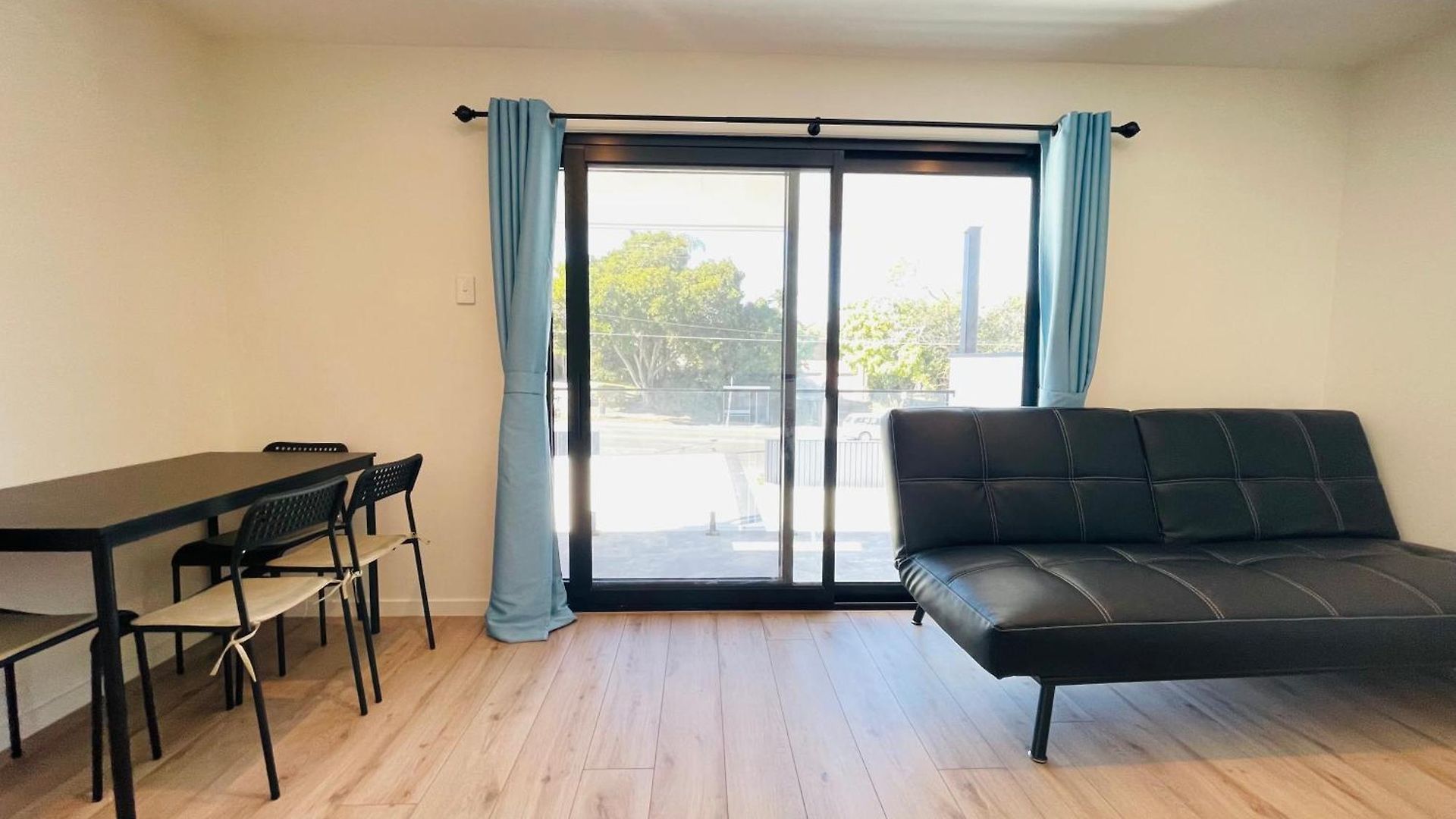 262 Troughton Accommodation 3*