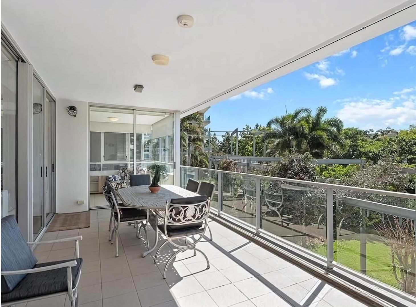 Parkland Apartment *