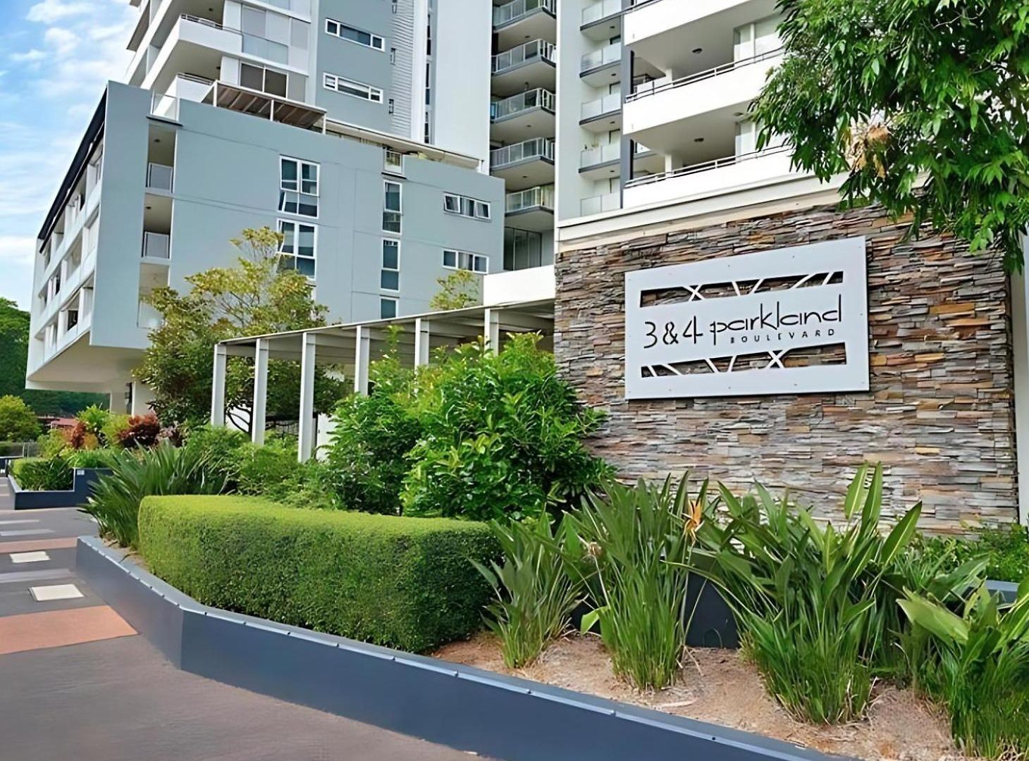 Apartment Parkland