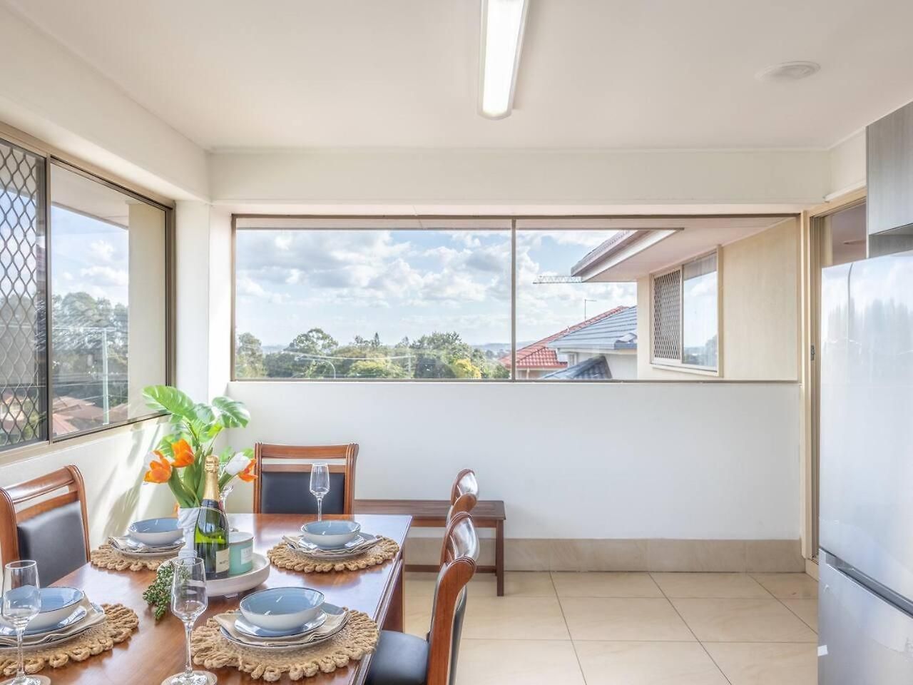 Spacious Located Family House At Sunnybank * Brisbane