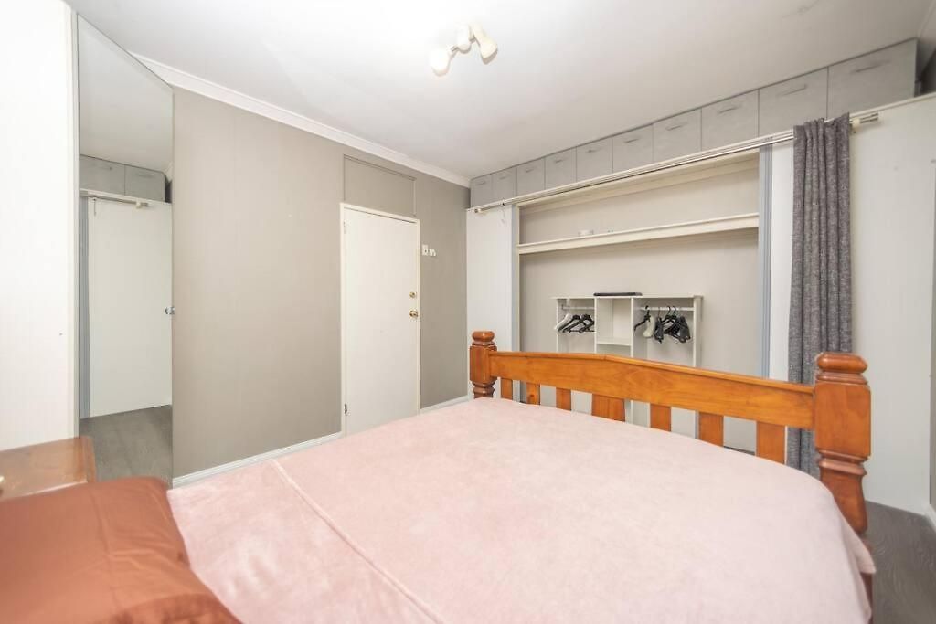 Apartment Queen Bedroom 65'tv Gym 4l