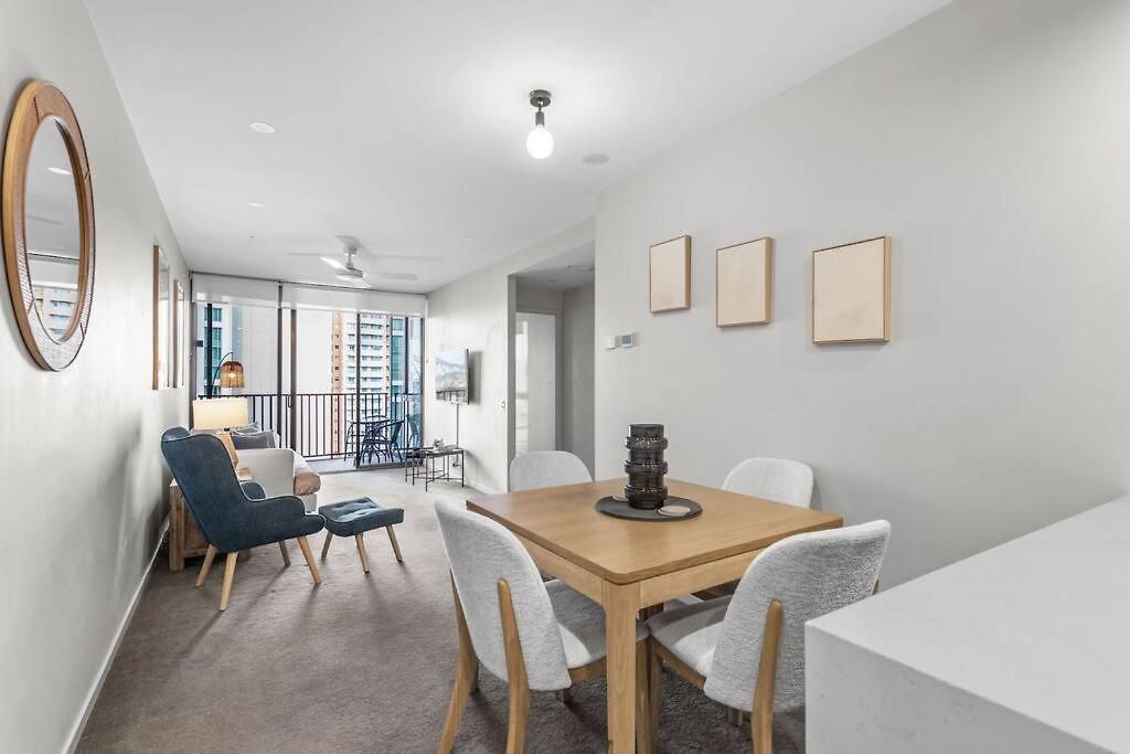 Modern Style 1bed 1bath Balcony Pool Cbd Apartment Brisbane