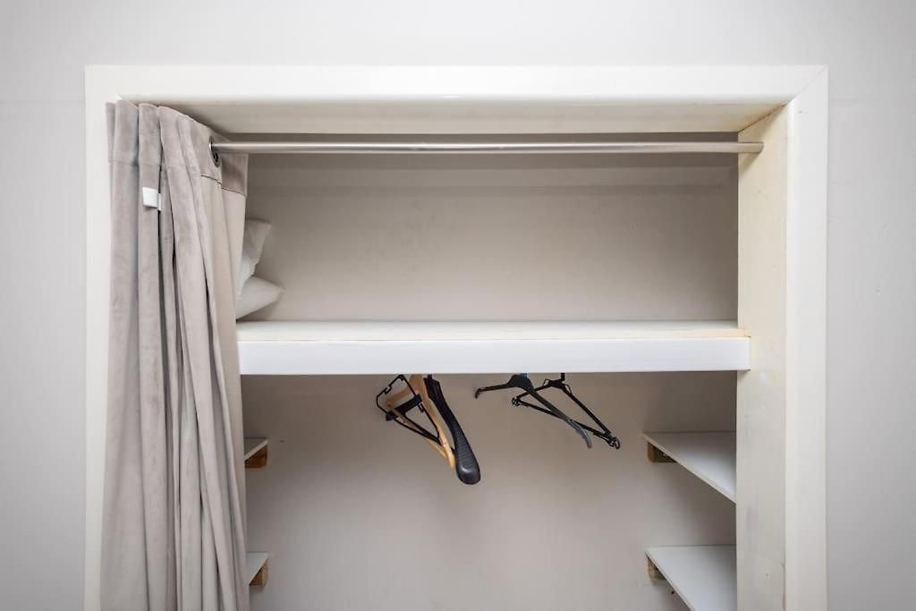 Apartment Queen Bedroom In Shared 2m Brisbane