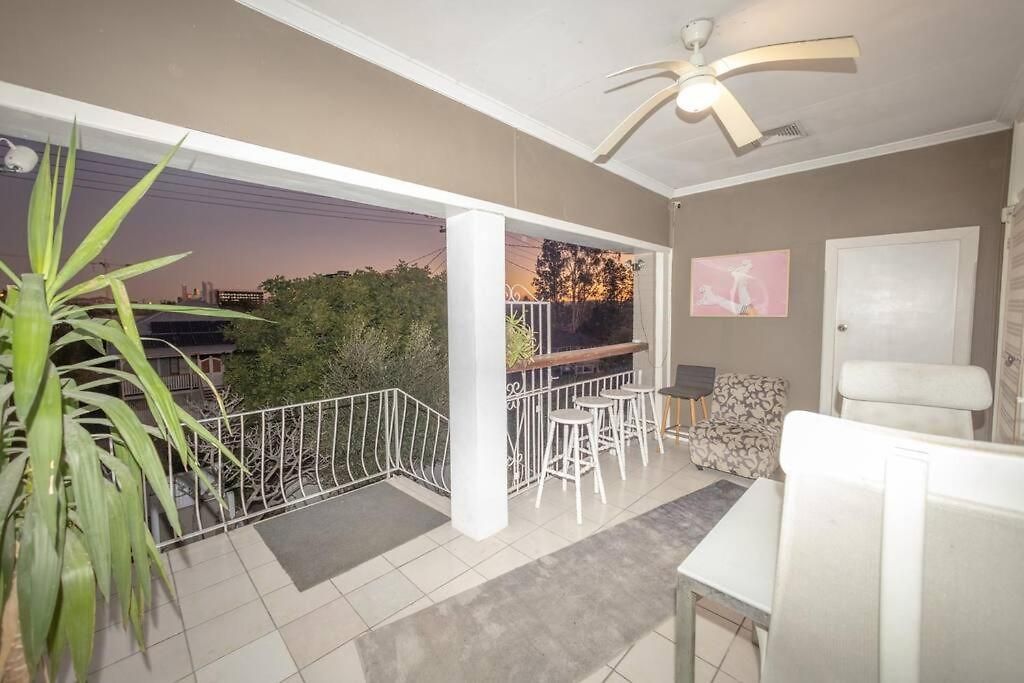 Apartment Queen Bedroom 65'tv Gym 4l Brisbane