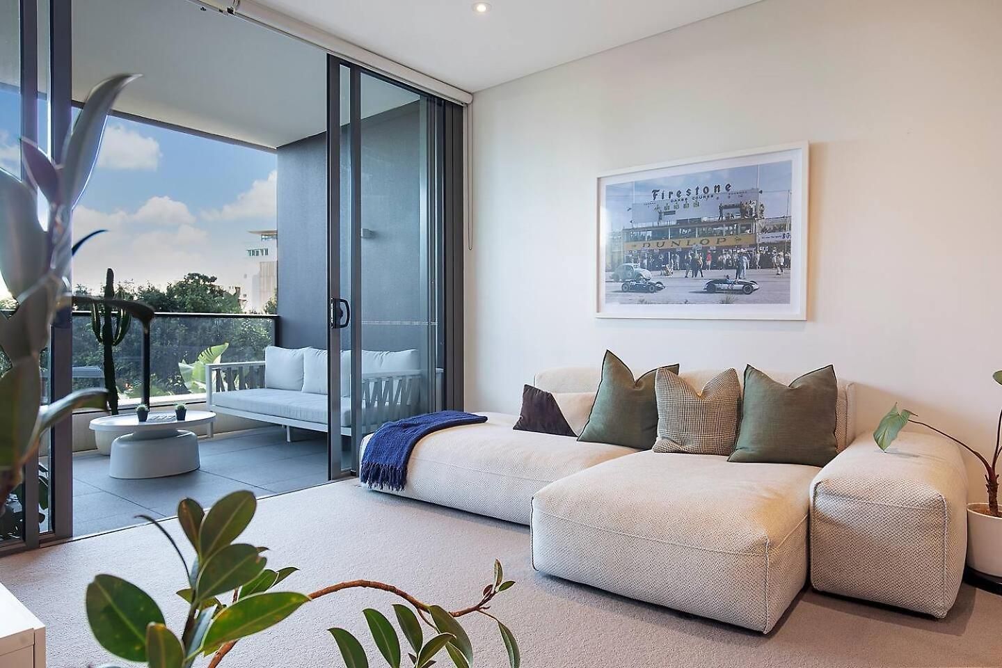 Apartment 'urban Lushscape' Riverside Retreat In Newstead