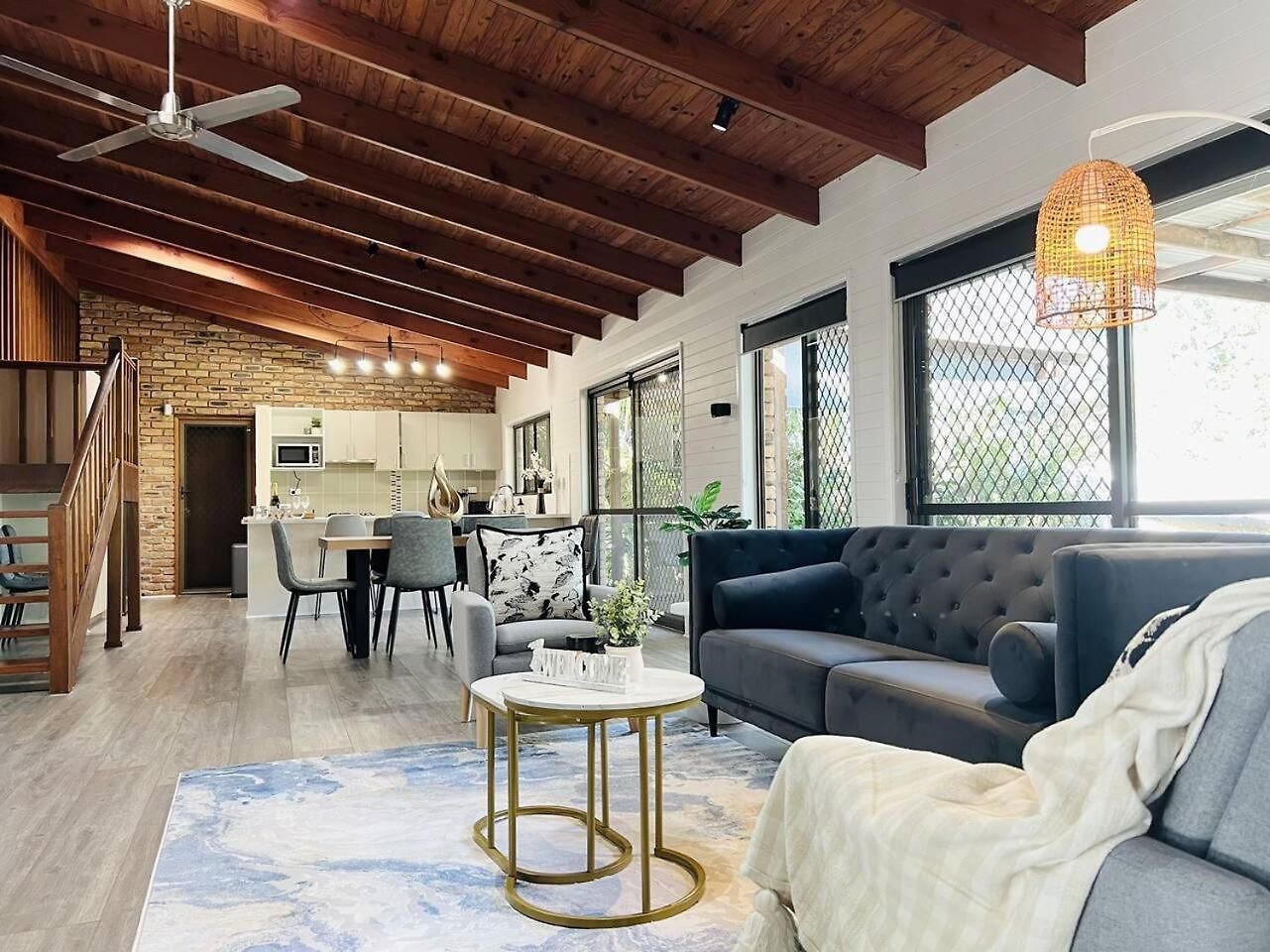 Charming In Sunnybank Close To Plaza With Pool Holiday home Brisbane