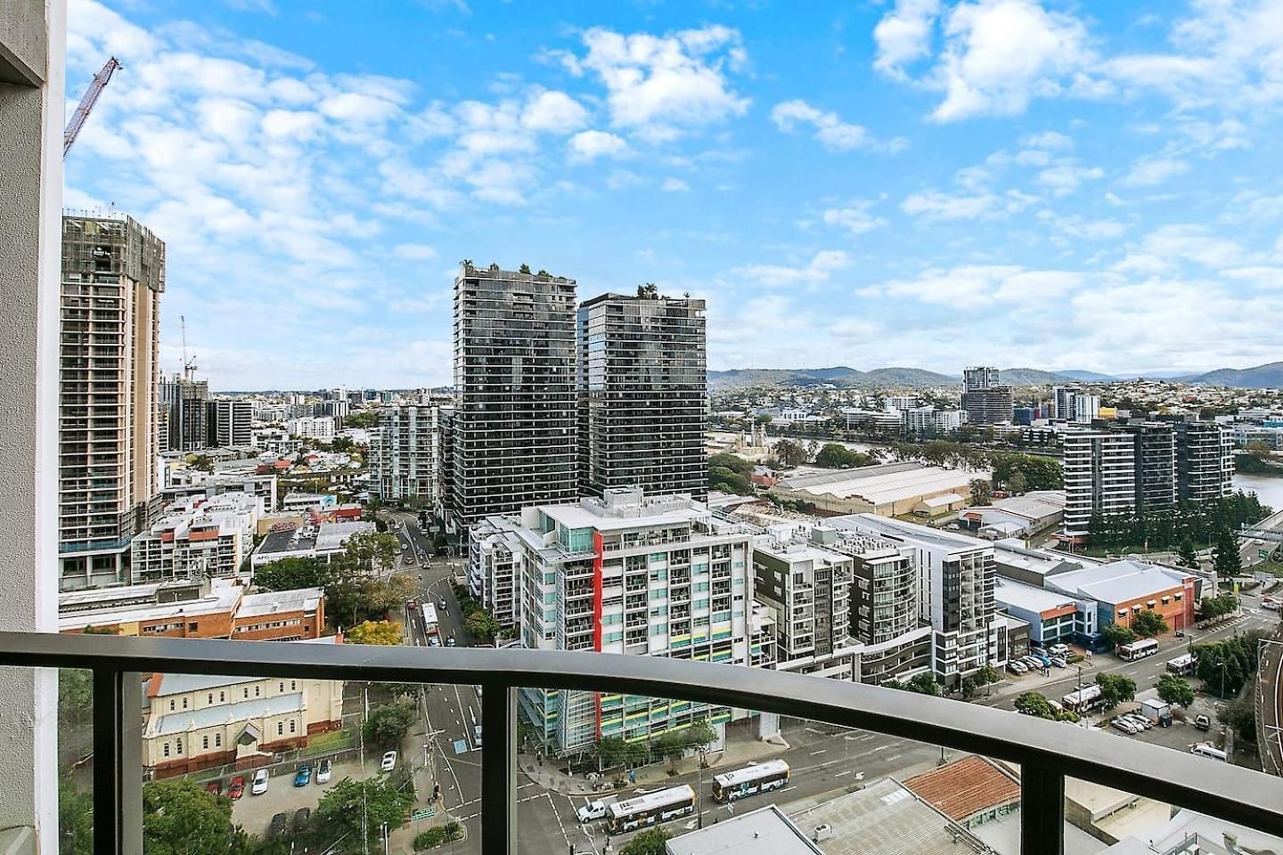 Above King With Rooftop Pool Deck *