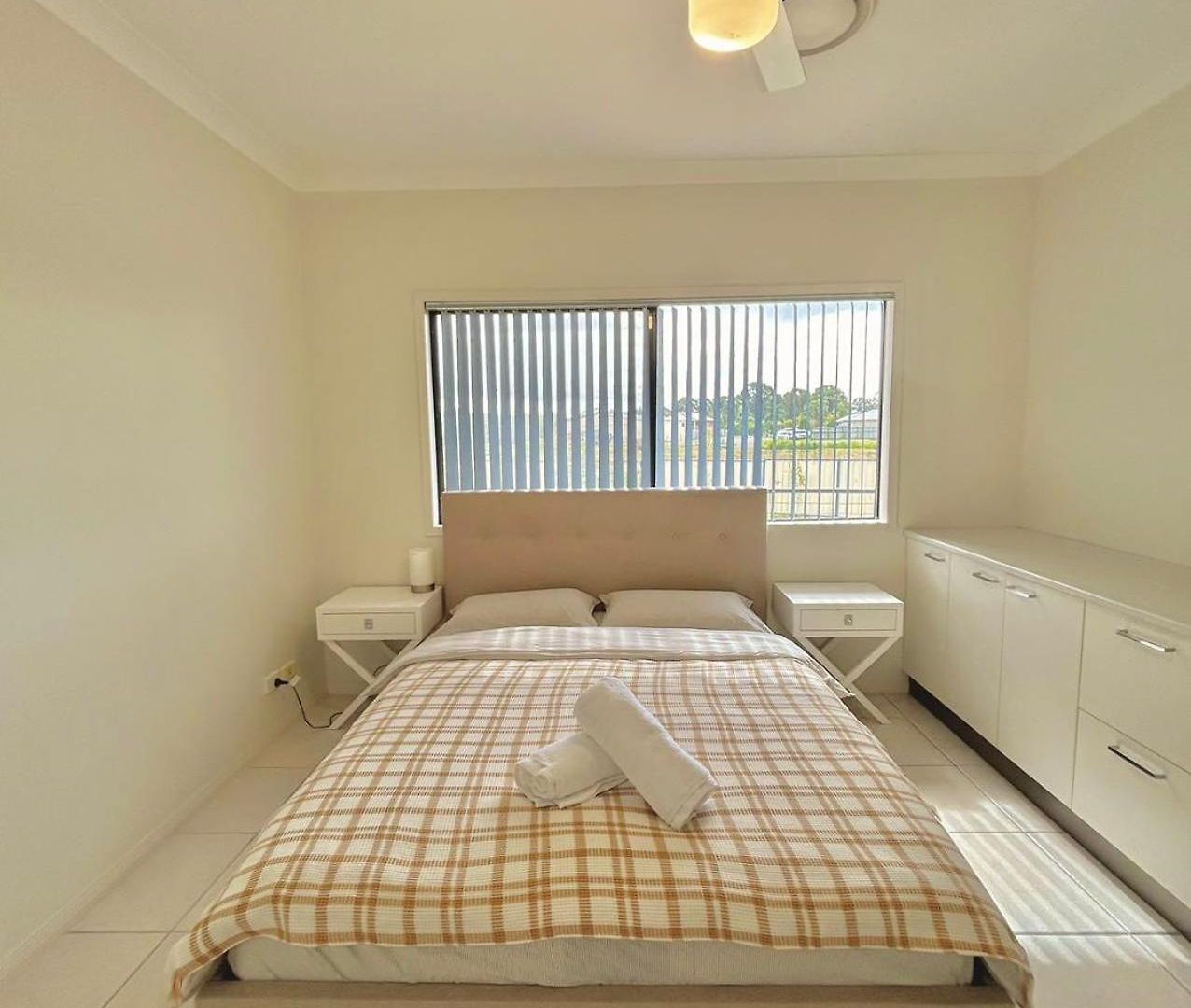 7 Bedrooms 20 Mins To 25 Acres Of Space Villa