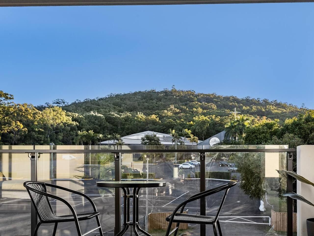 Apartment Stunning Mount View Modern Mtgravatt Cbd *