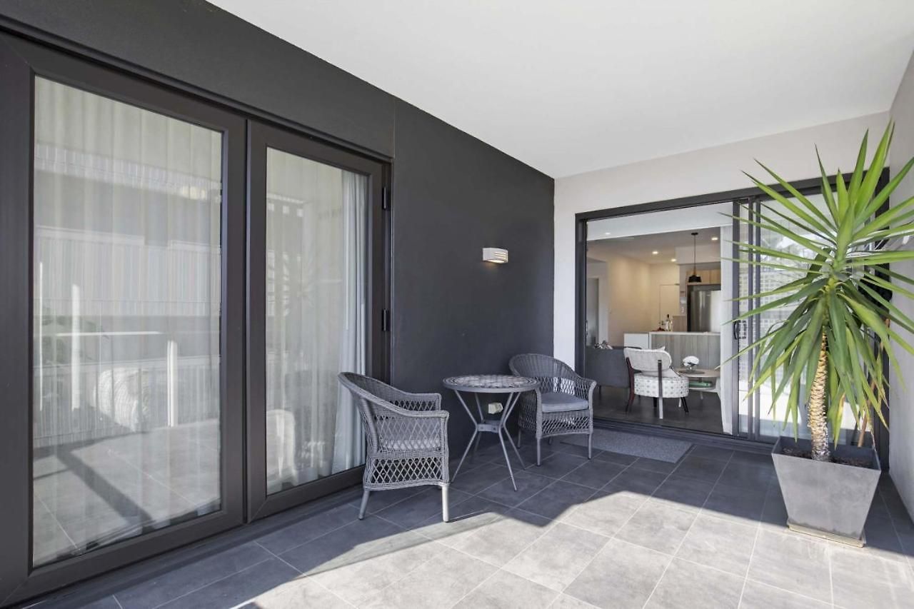 Contemporary Apt, Premium Local, Wifi, Wine, Cafes By Custom Hosting Apartment *