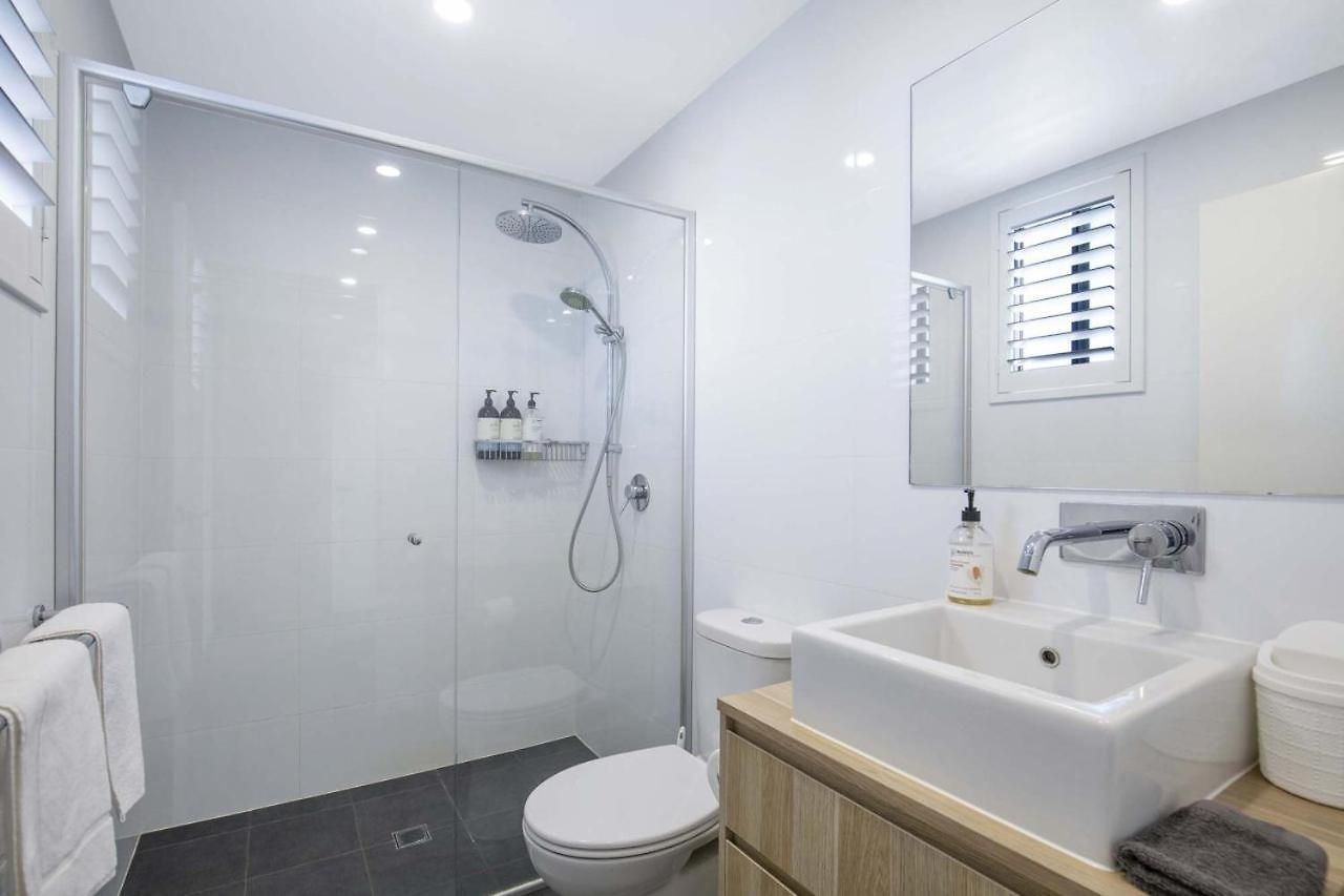 Contemporary Apt, Premium Local, Wifi, Wine, Cafes By Custom Hosting Brisbane
