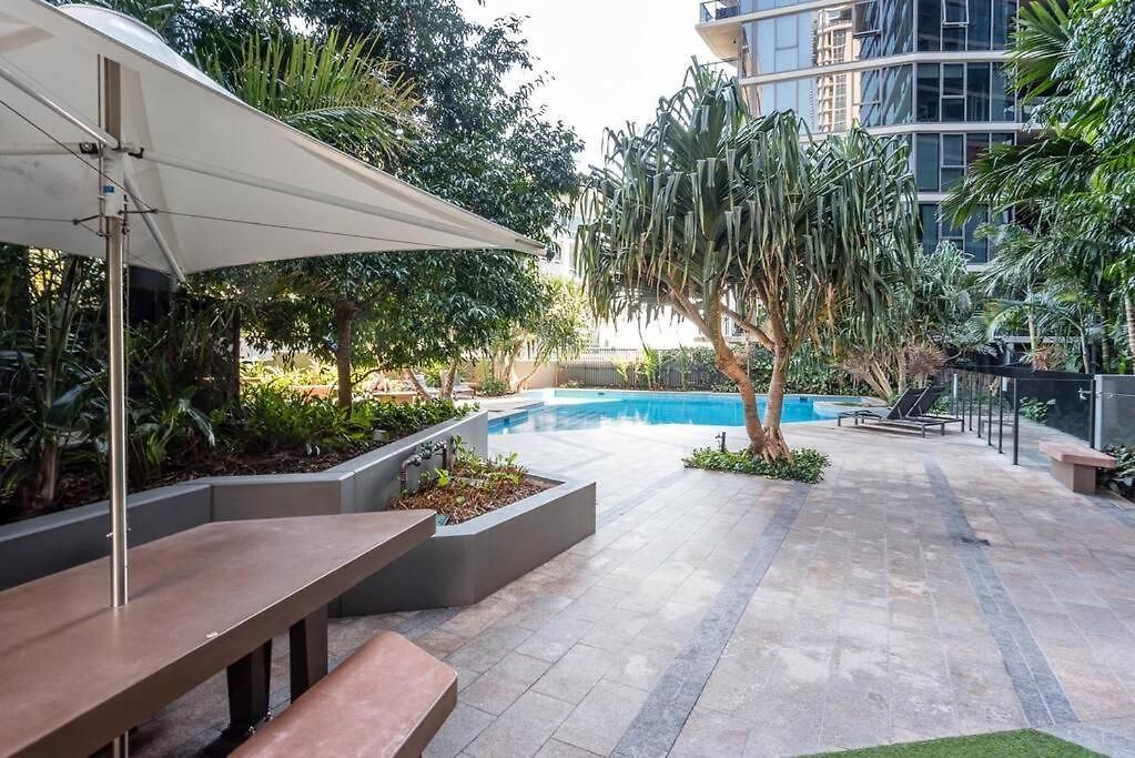 Apartment Convenient One-bedroom In Area Brisbane