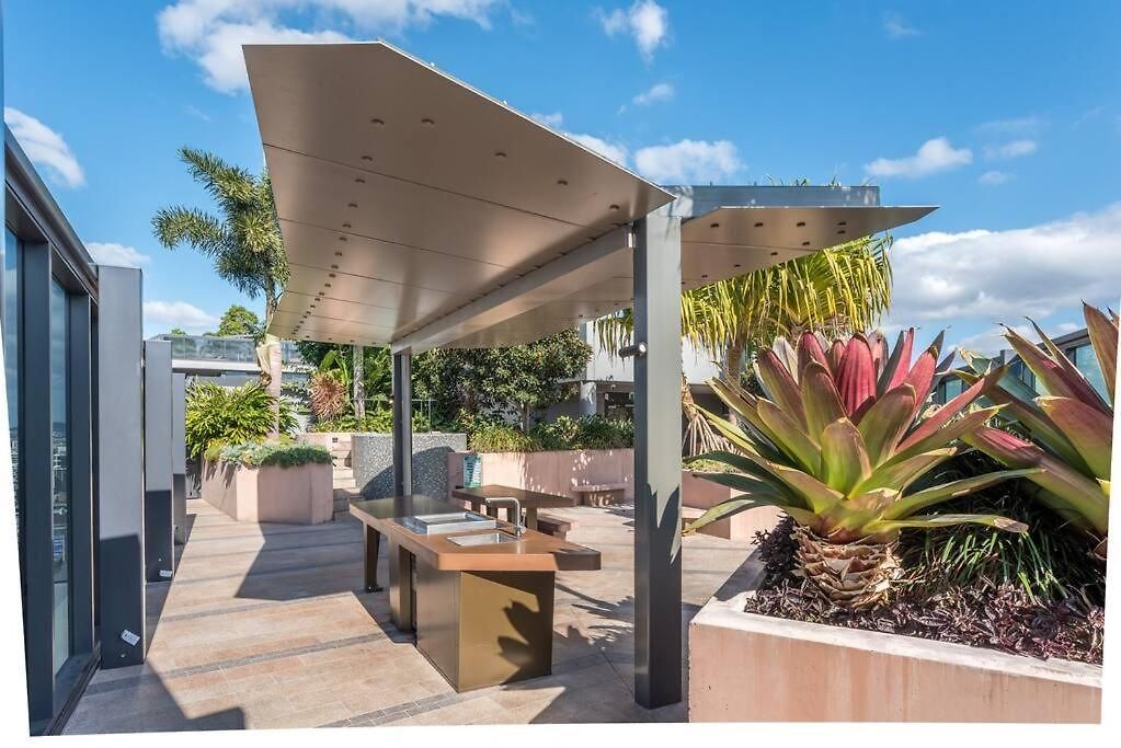 Convenient One-bedroom In Area Brisbane