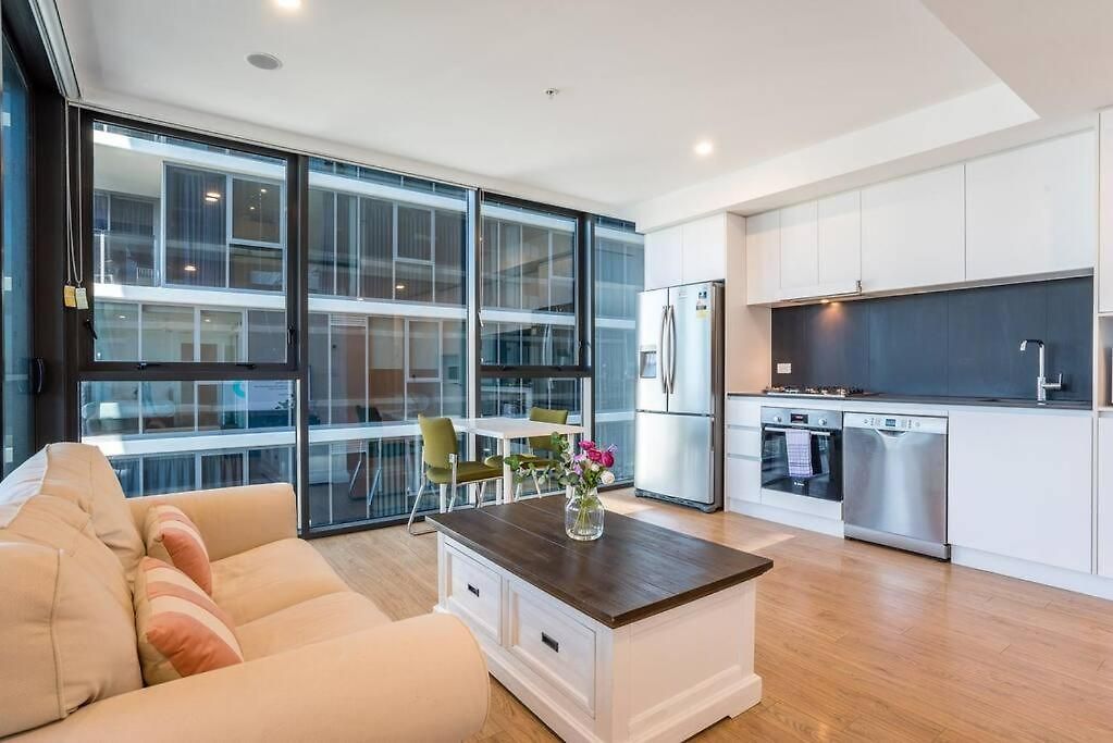 Apartment Convenient One-bedroom In Area