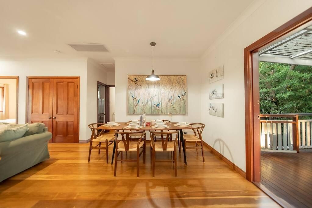 Holiday home House Of Fairy Wren -charming Queenslander Mins Drive To Cbd And Gabba Stadium! *