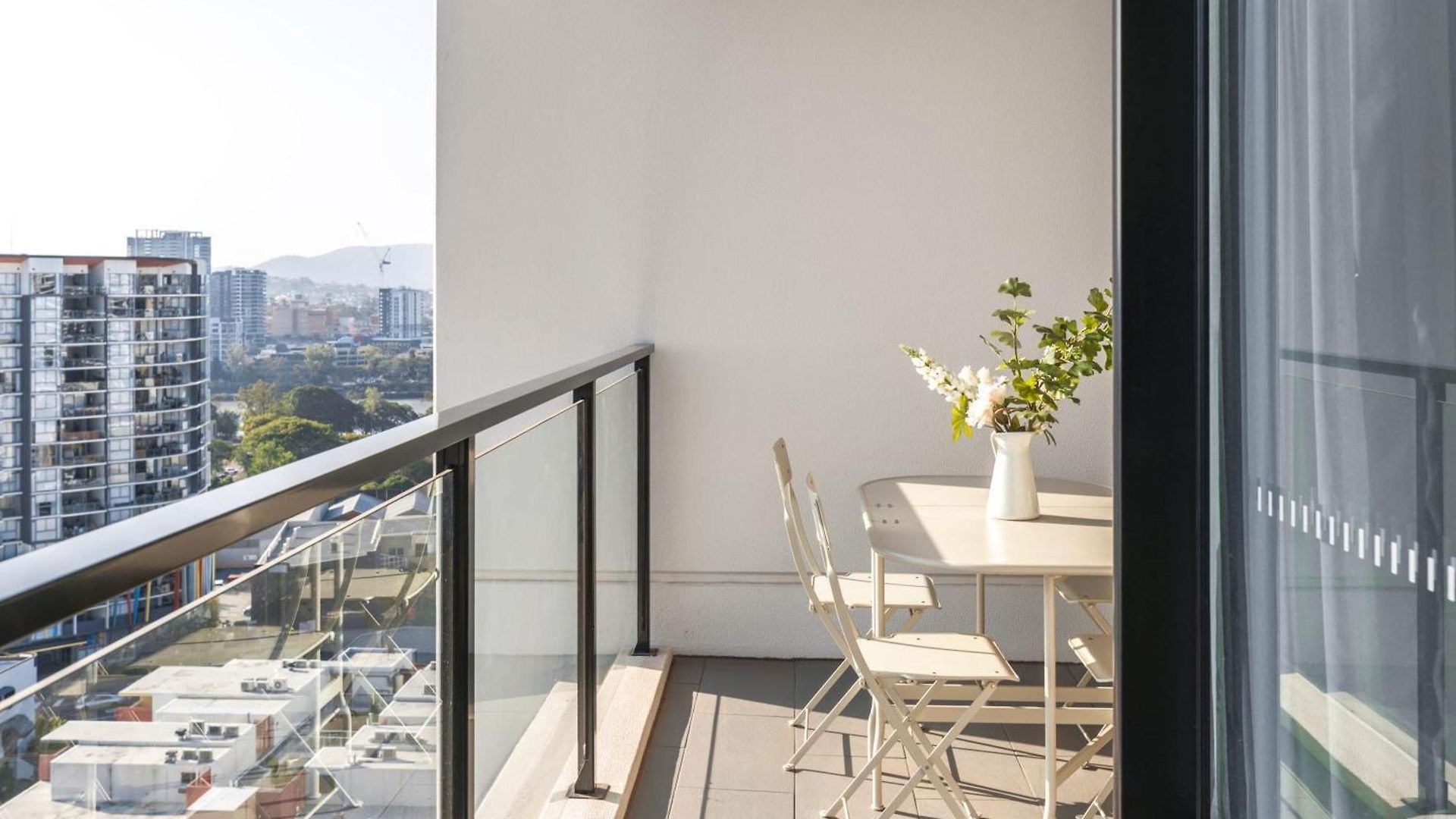 Apartment Perfect Location W Roof Pool Gym