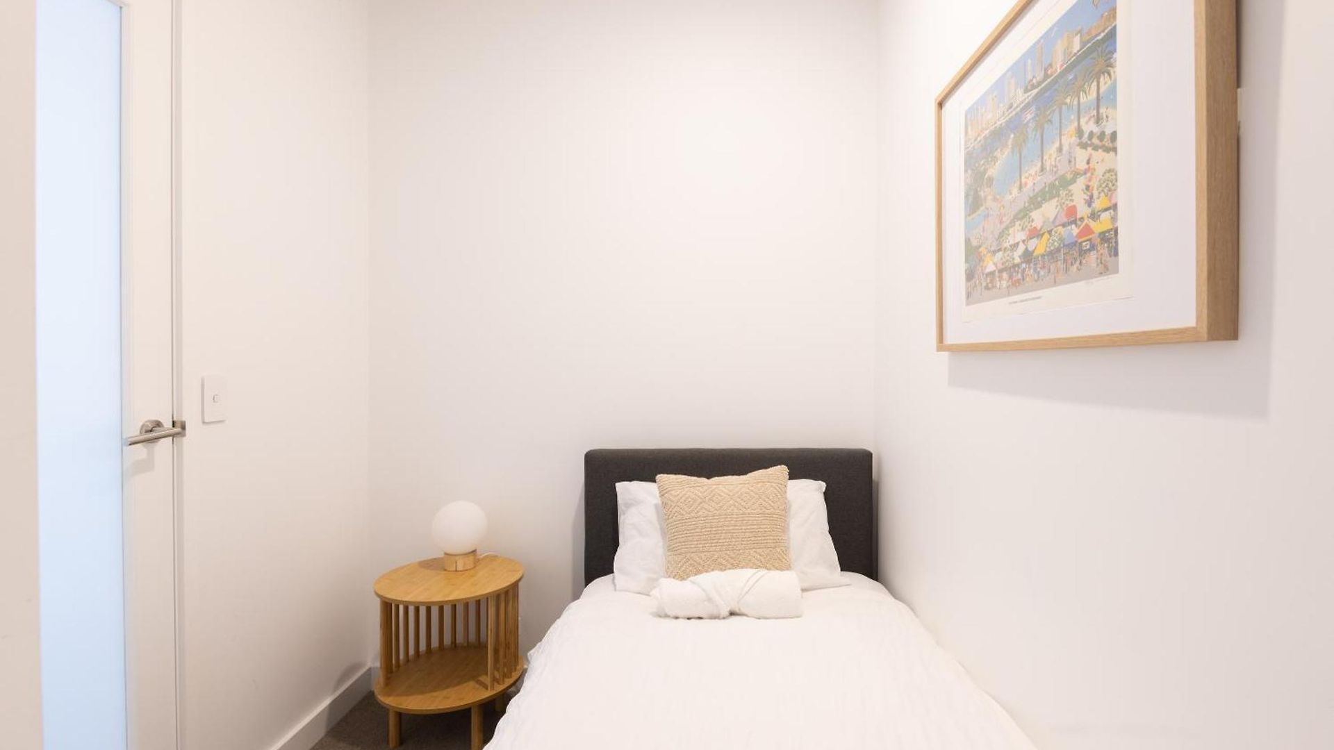 Spectacular Views, King Bd Single Bed & Parking *