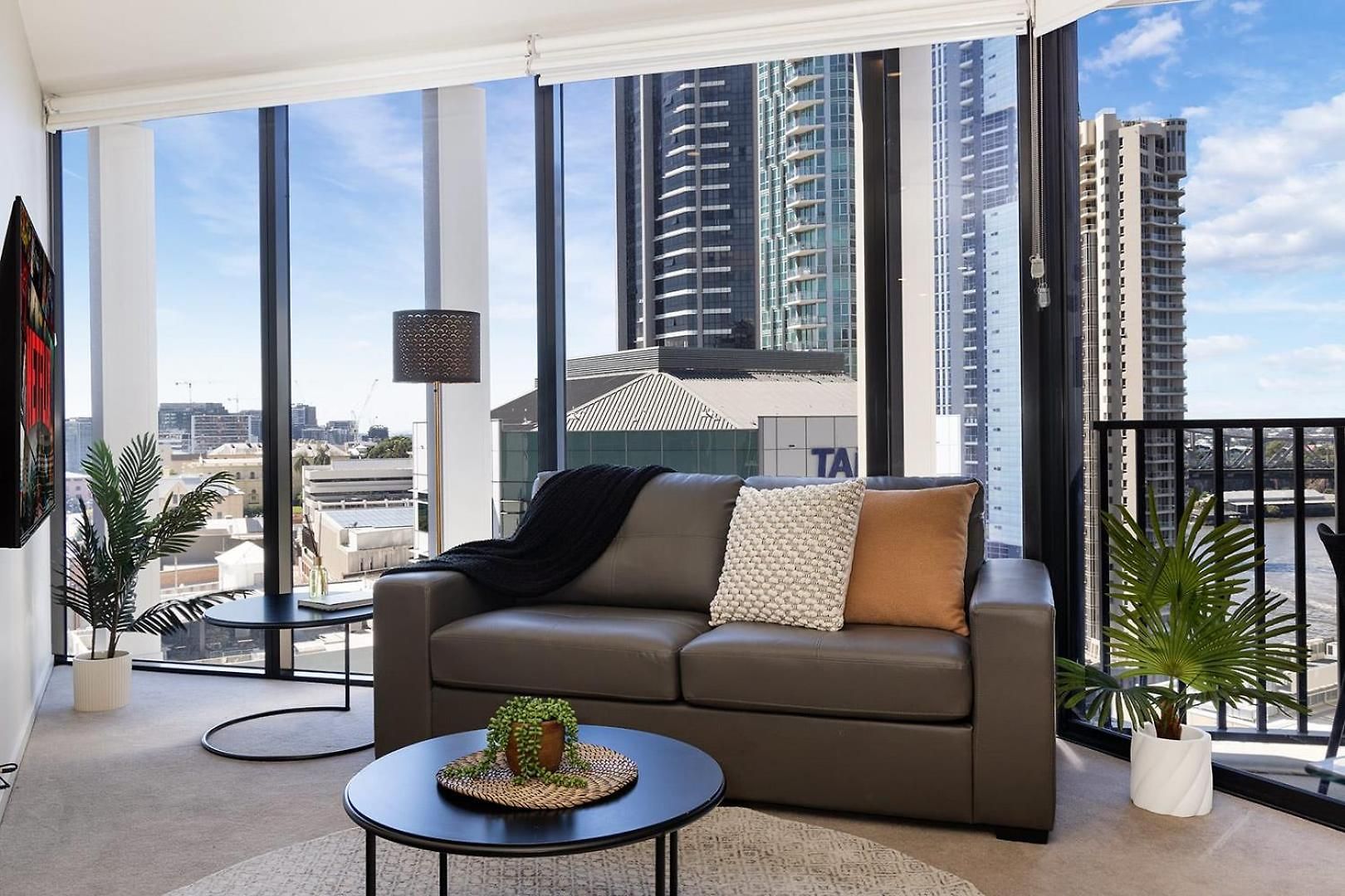 Rooftop Pool Stunning Queen Street Apartment Brisbane
