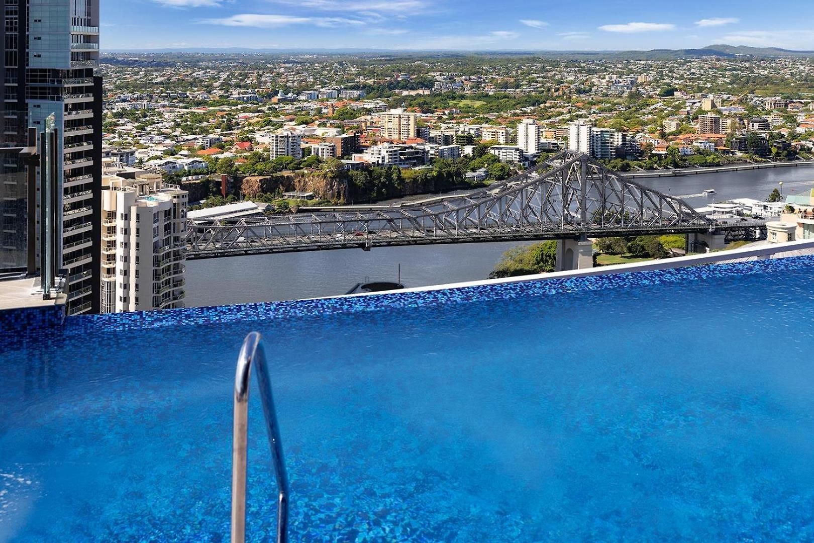 Apartment Rooftop Pool Stunning Queen Street *