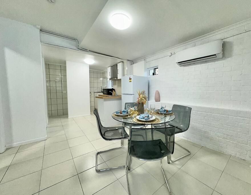 Simple & Budget-friendly Cozy 2-bedroom Holiday home Brisbane