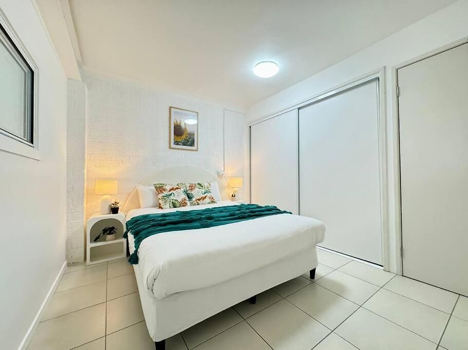 Simple & Budget-friendly Cozy 2-bedroom *