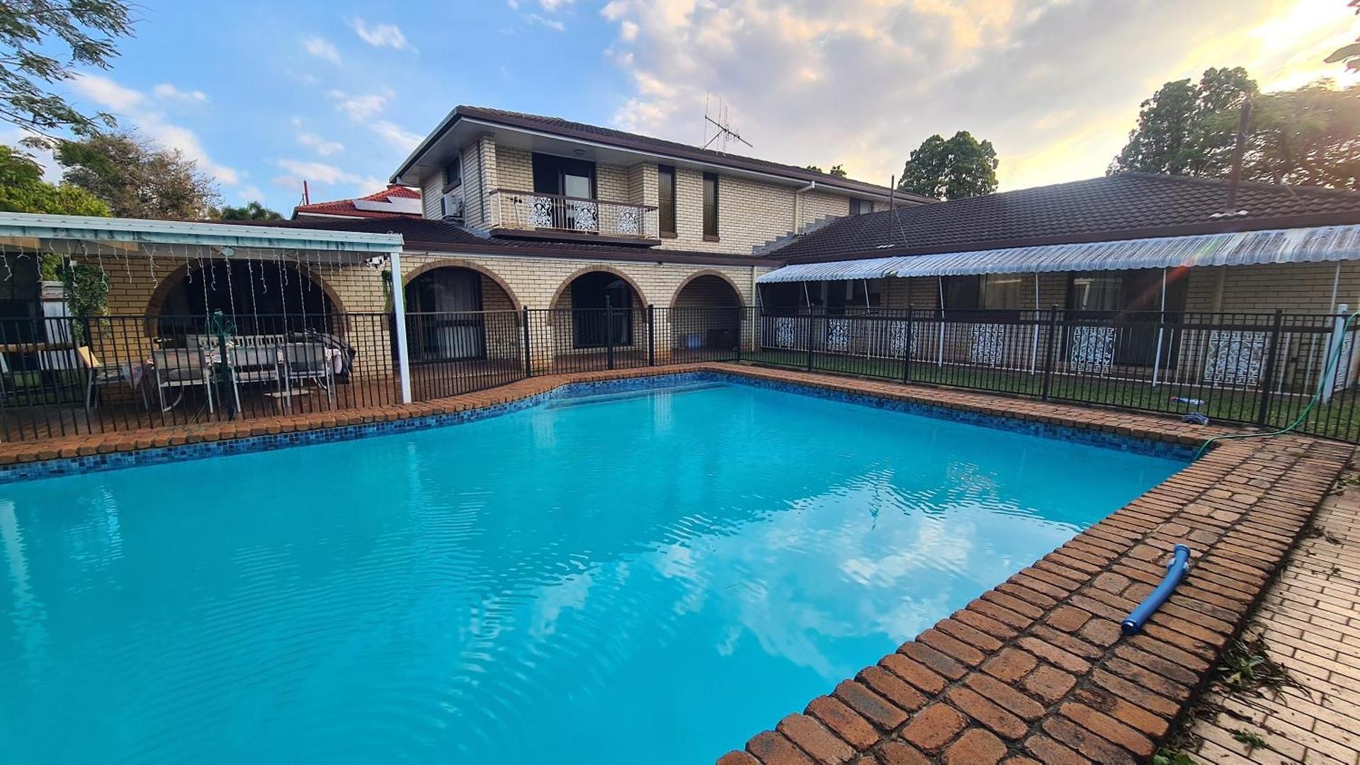 Big Holliday House With Pool Villa