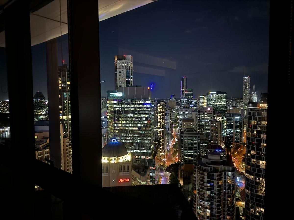 Luxury 3br Stunning Skyline-river-view At Cbd Brisbane