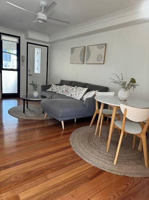 Stylish & Elegant 2-br Townhouse In Wilston Holiday home Brisbane