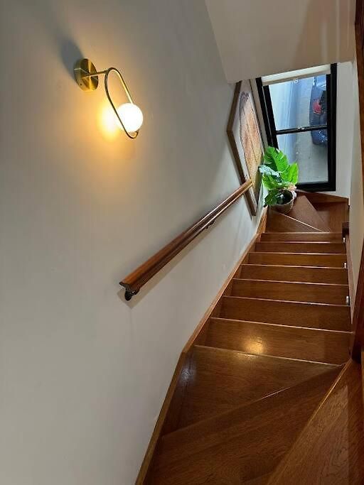 Stylish & Elegant 2-br Townhouse In Wilston *