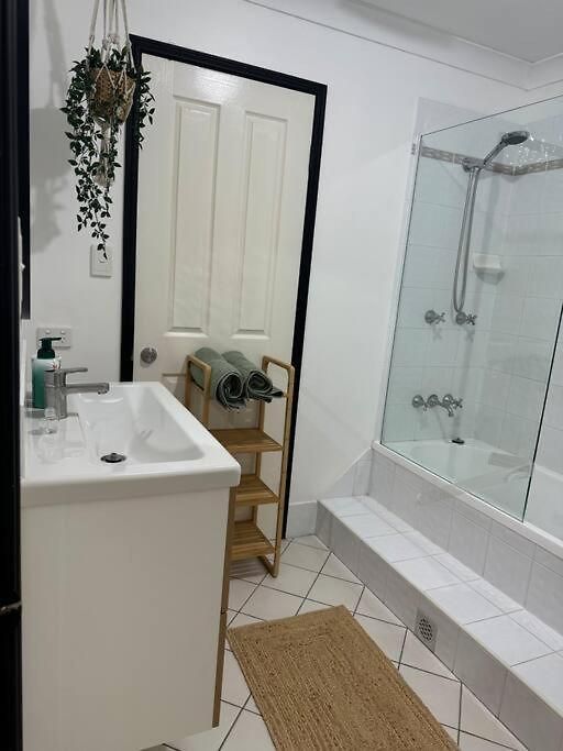 Holiday home Stylish & Elegant 2-br Townhouse In Wilston