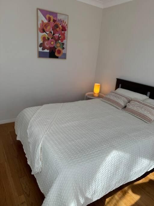 Stylish & Elegant 2-br Townhouse In Wilston