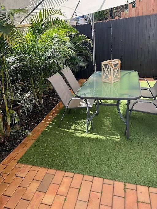 Stylish & Elegant 2-br Townhouse In Wilston