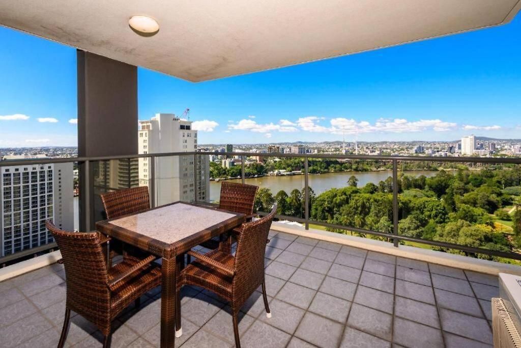 Apartment Cbd Luxury With River & Botanic Garden Views From Spacious Balcony Brisbane