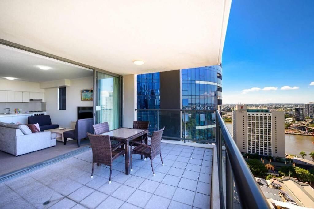 Cbd Luxury With River & Botanic Garden Views From Spacious Balcony Apartment *