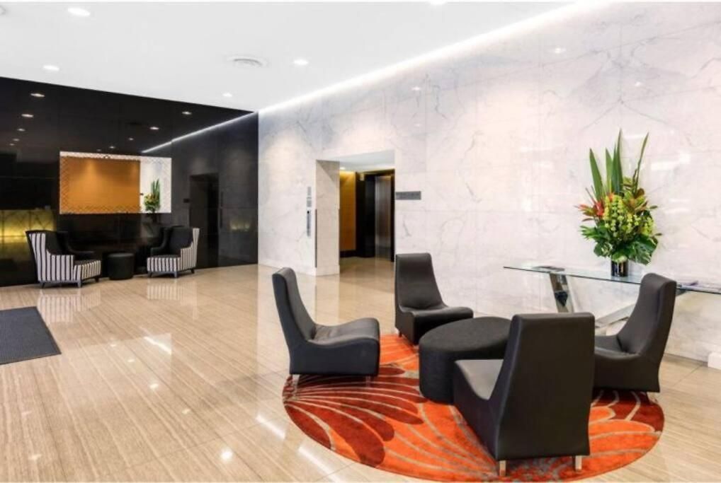 Cloud 17 Retreat - Meriton Soleil Private 1b Apartment Brisbane