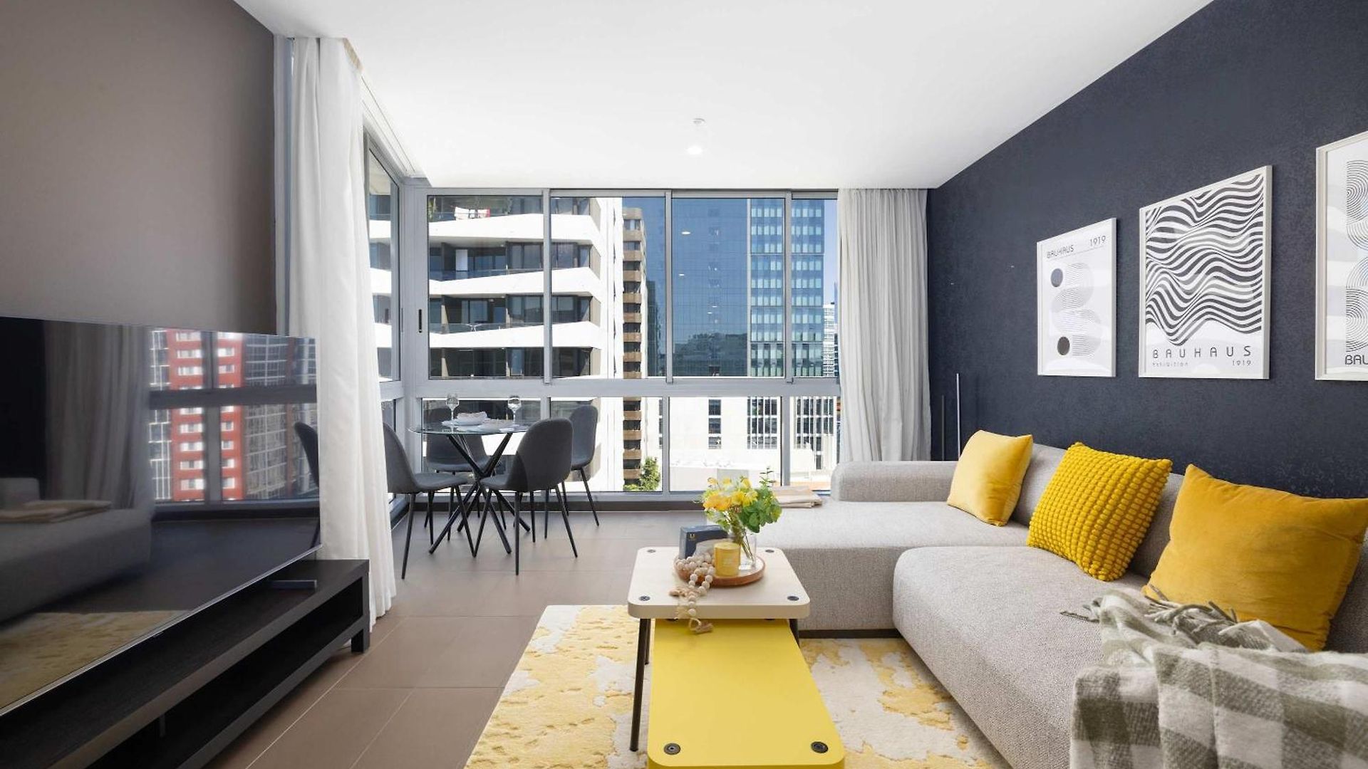 Elegant 2br Haven In The Trendy Fortitude Valley Brisbane