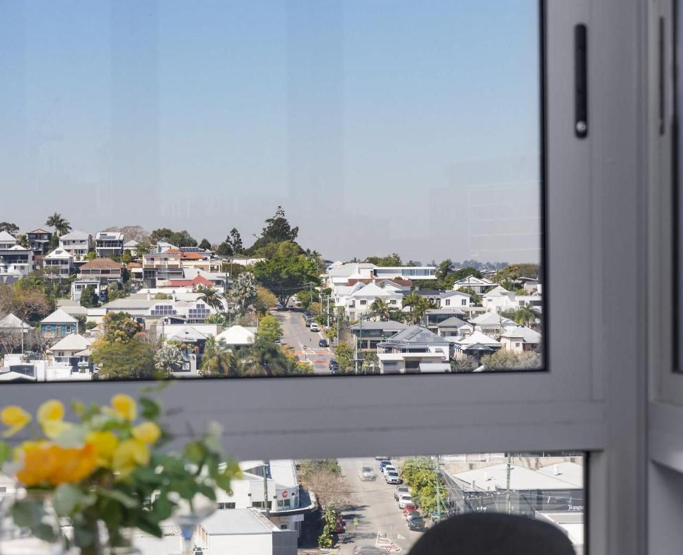 Elegant 2br Haven In The Trendy Fortitude Valley Apartment *