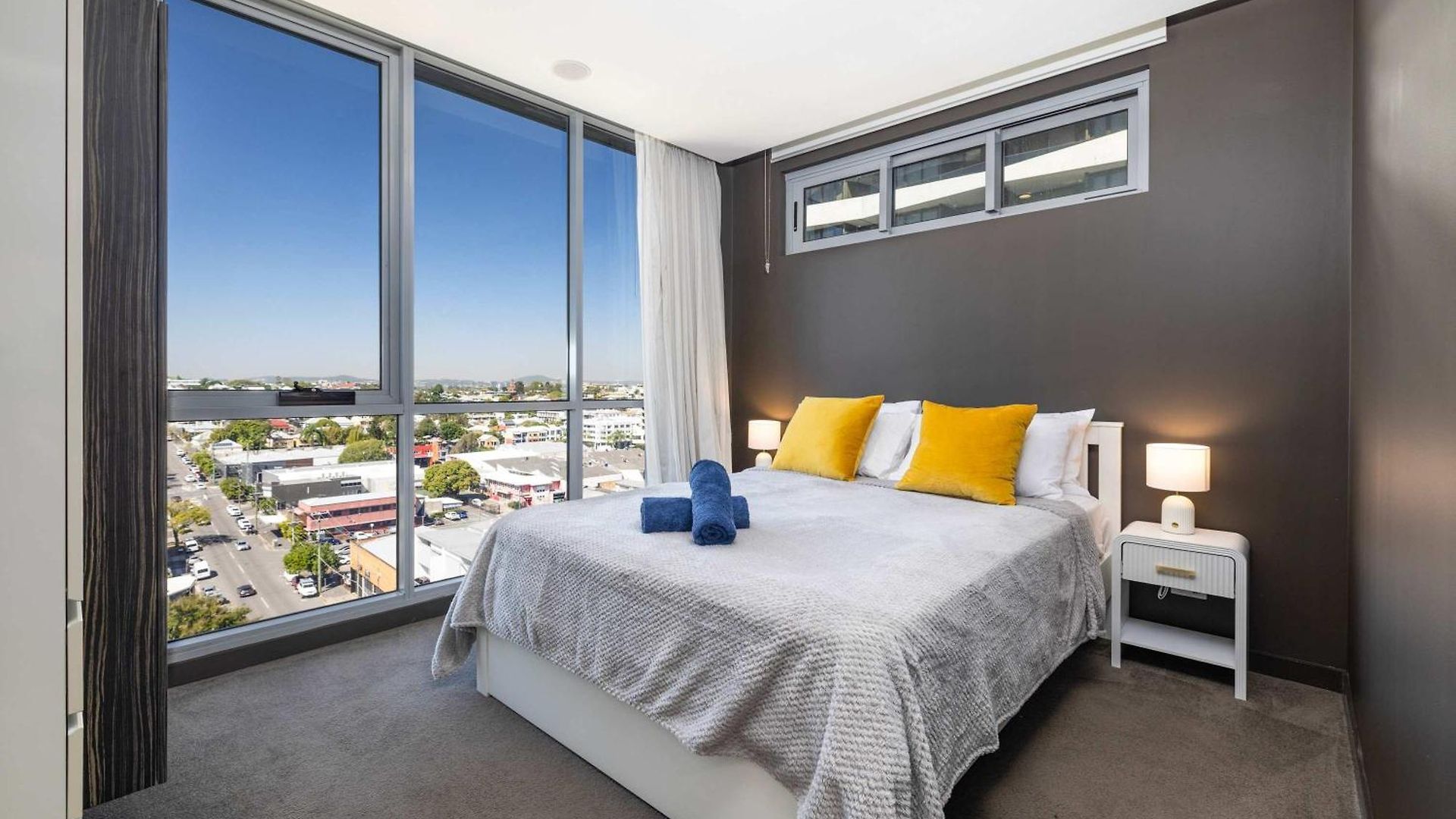 Elegant 2br Haven In The Trendy Fortitude Valley Apartment