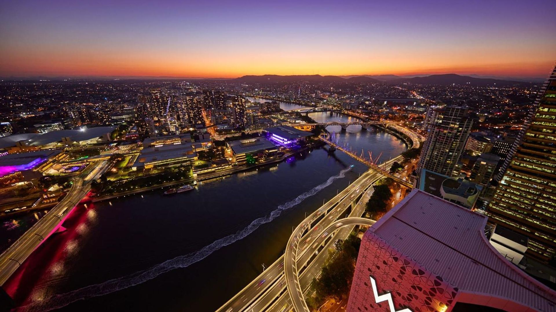 Apartment Luxury 1br In River Firework View Brisbane