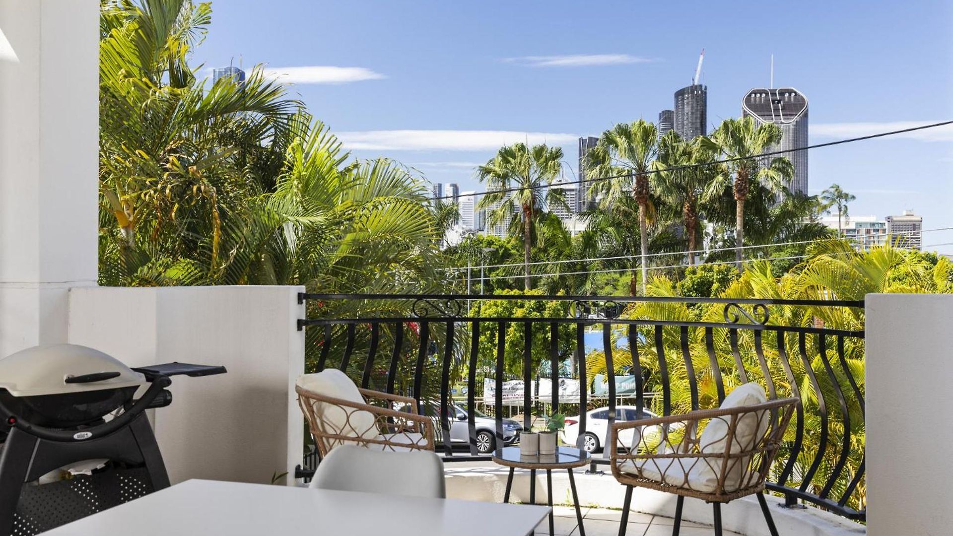 South 2-bed With Views & Parking Brisbane