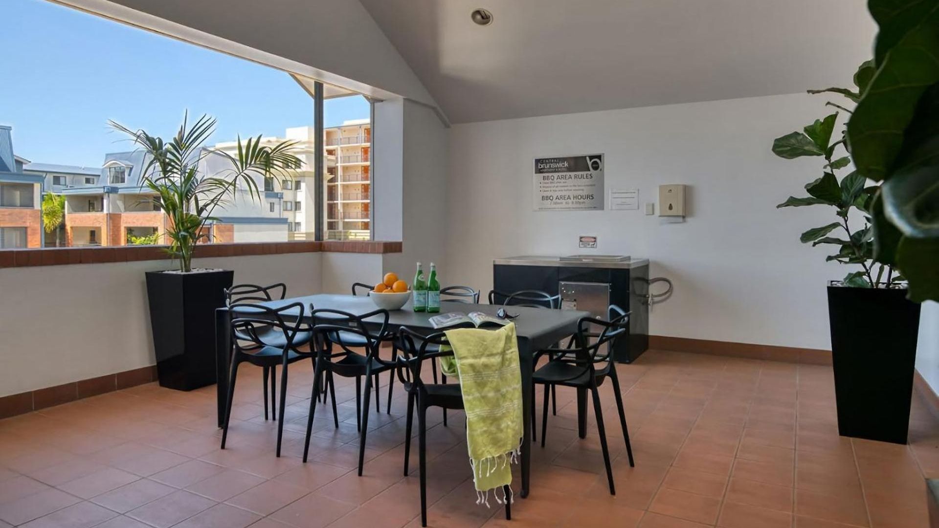 Chic Escape Fortitude Valley Rooftop Amenities Apartment *