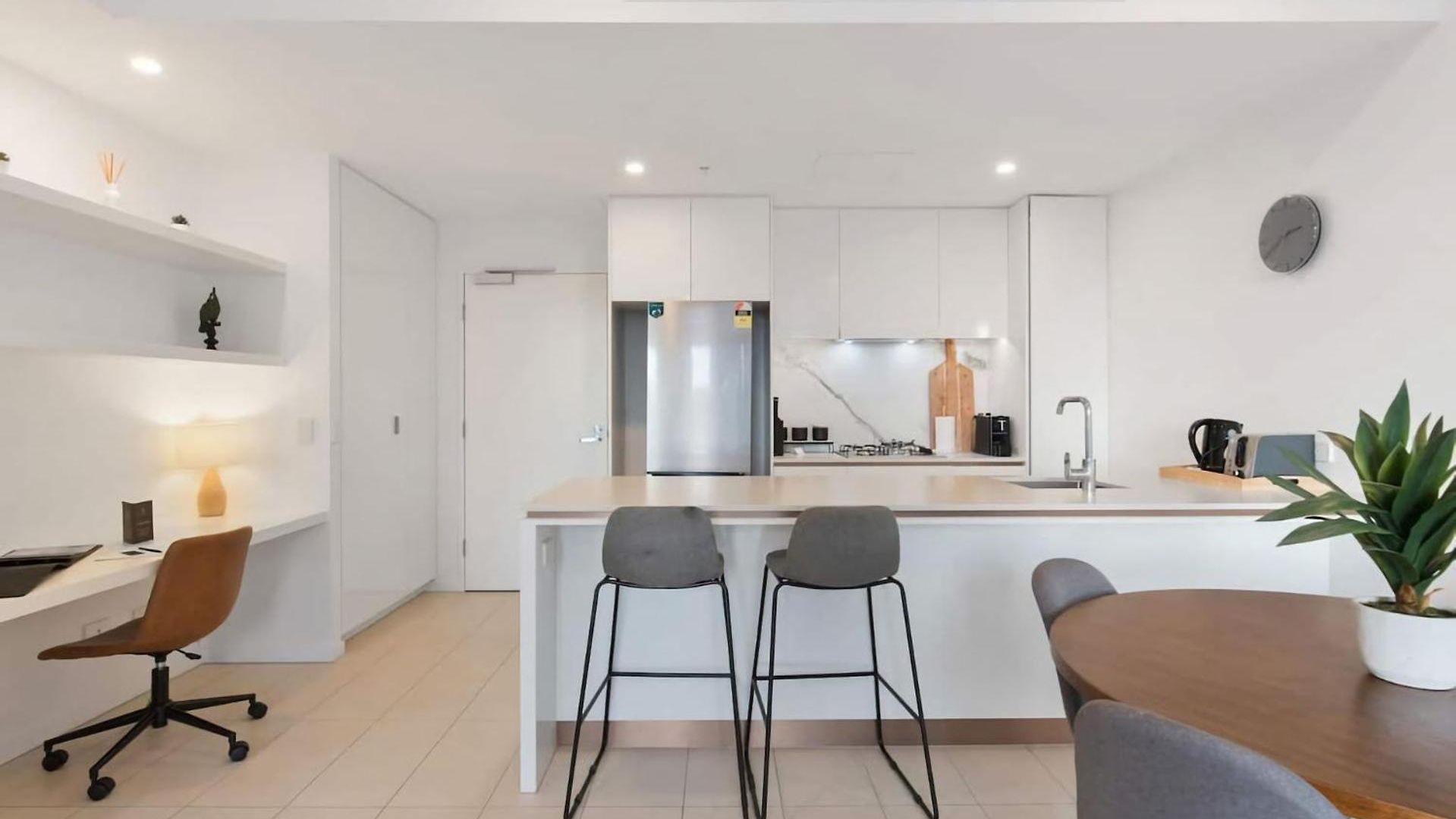 South Bank Skyview Pool & Gym Access Apartment Brisbane