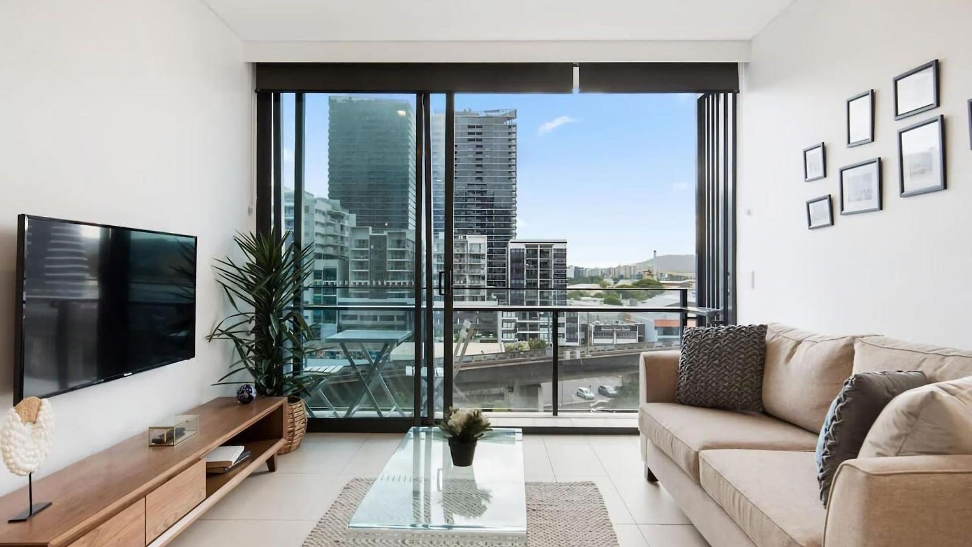 South Bank Skyview Pool & Gym Access