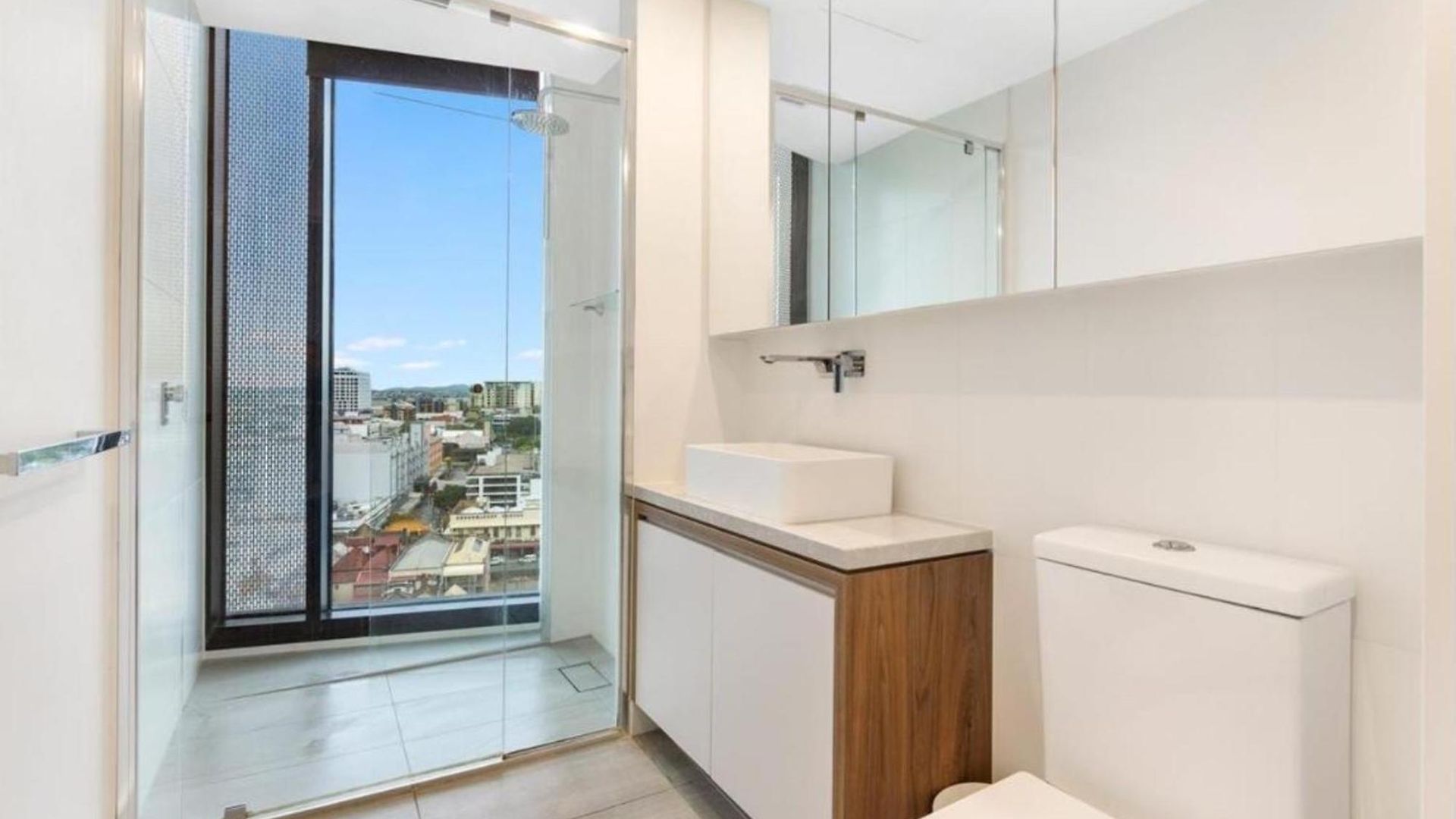 Luxury In The Valley Apartment