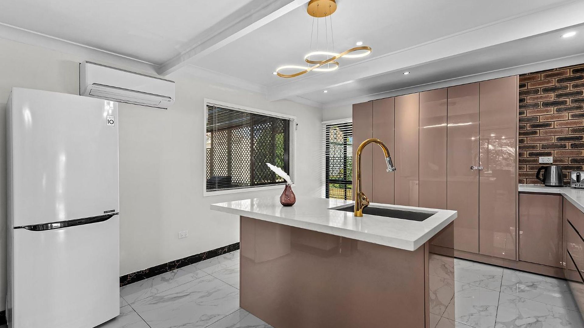Holiday home Luxury Living 2b2b In Southern Parking Brisbane