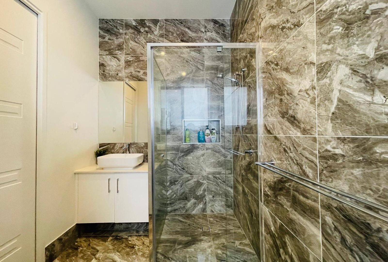 Independent With Onsuite And Small Kitchen Guest house Brisbane