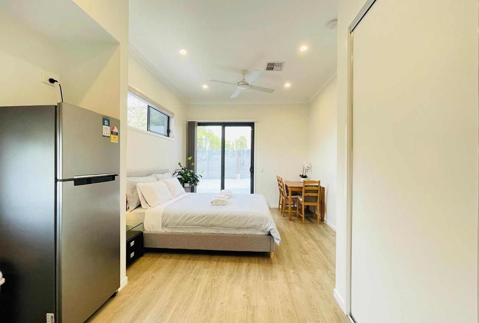 Guest house Independent With Onsuite And Small Kitchen 3*