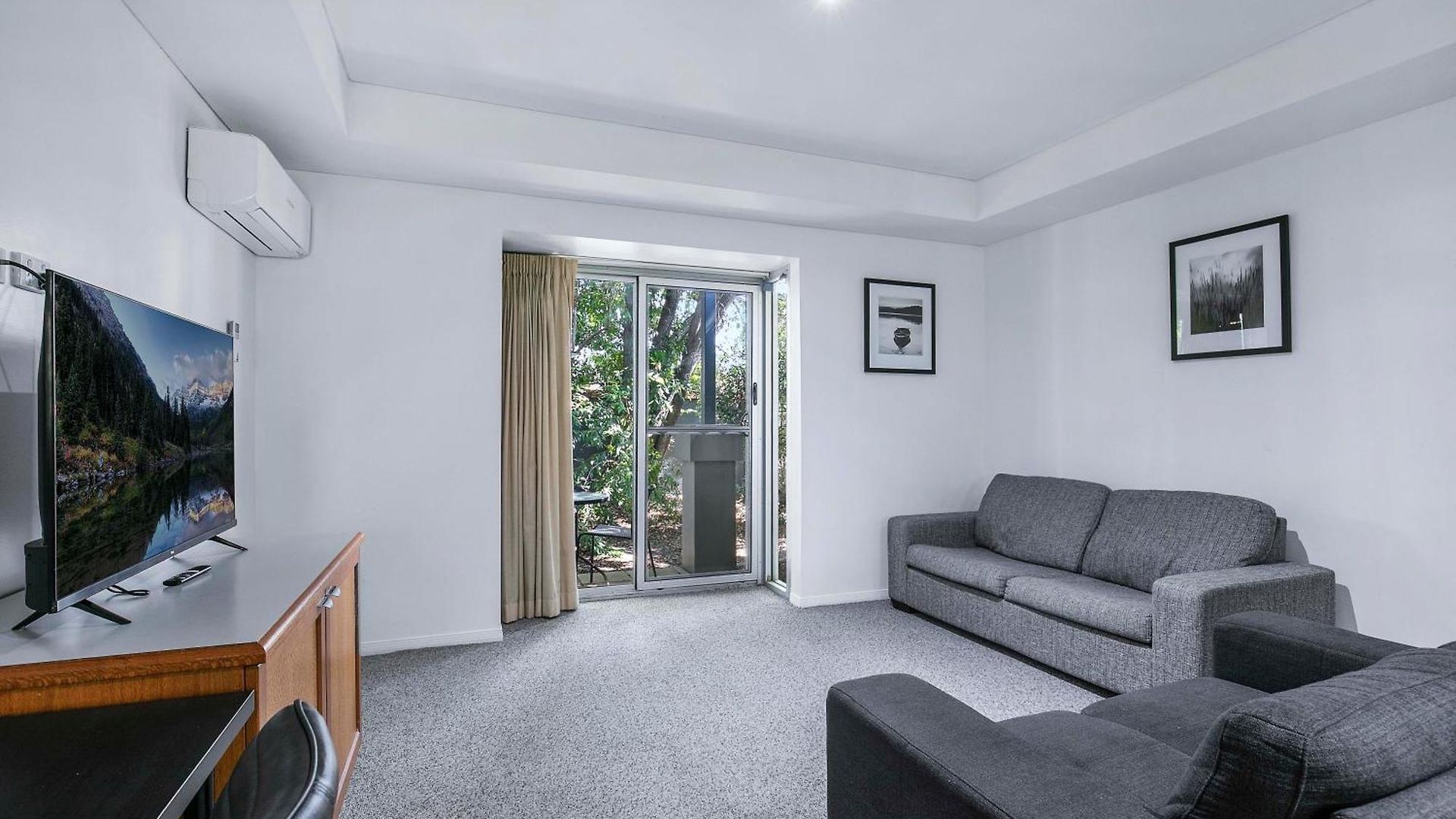 Comfort & Northgate Airport 4*