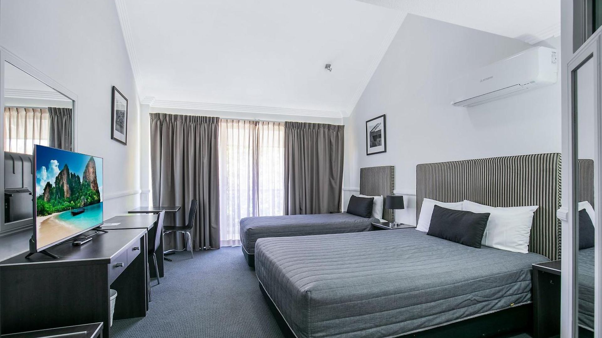 Comfort & Northgate Airport Inn